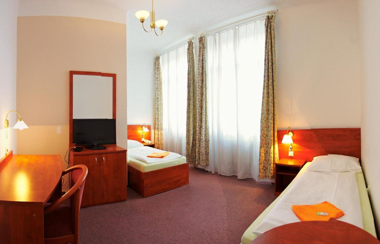 Wellness Hotel Central Klatovy Buitenkant foto