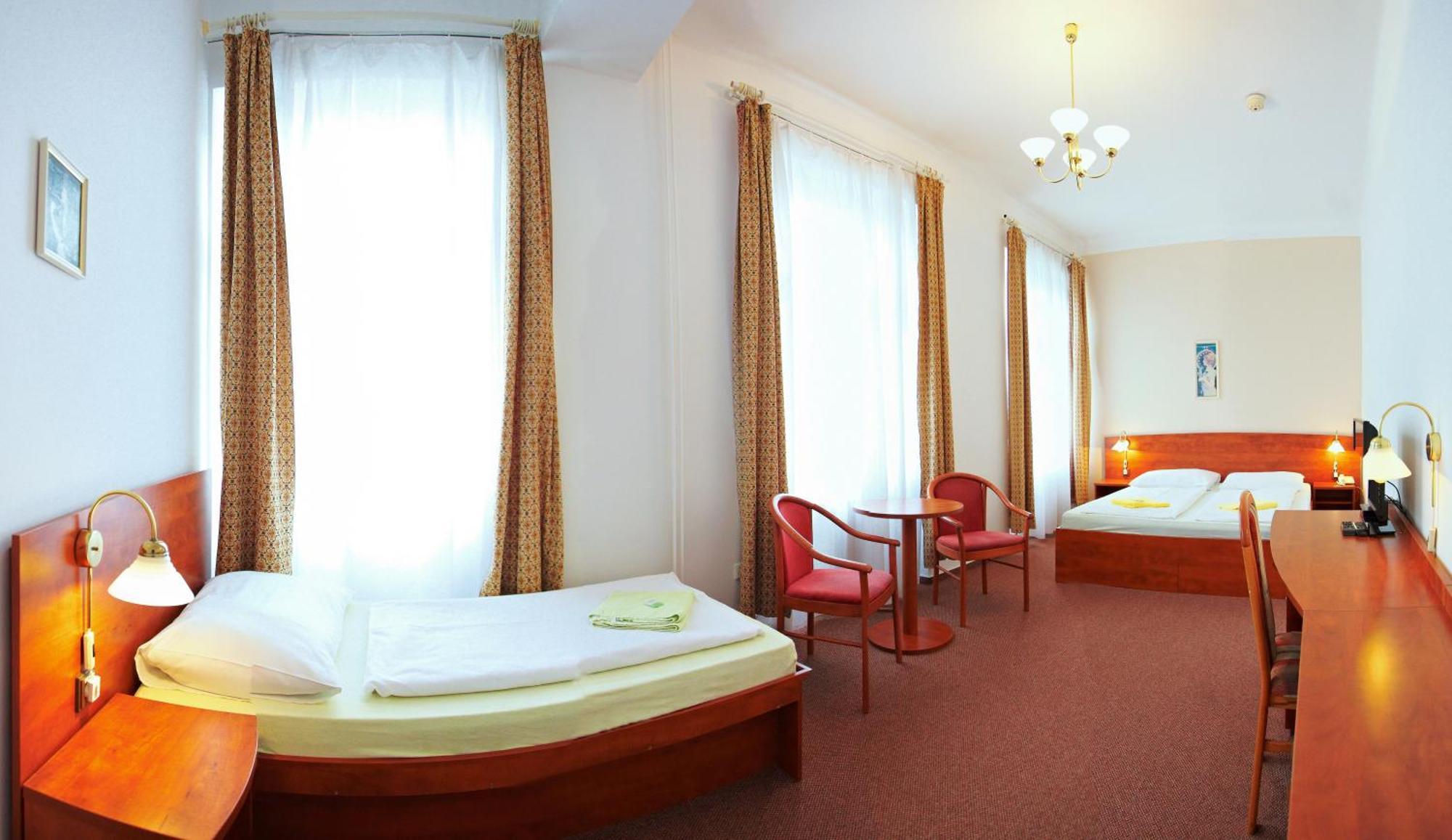 Wellness Hotel Central Klatovy Buitenkant foto