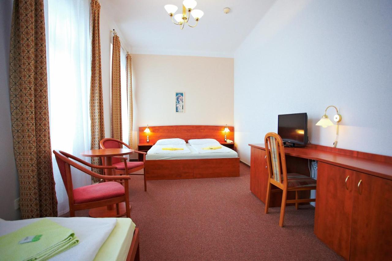 Wellness Hotel Central Klatovy Buitenkant foto