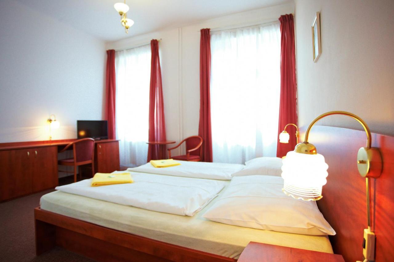 Wellness Hotel Central Klatovy Buitenkant foto