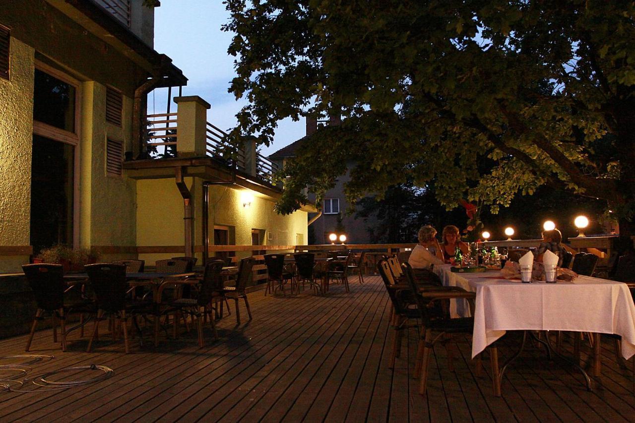 Wellness Hotel Central Klatovy Buitenkant foto