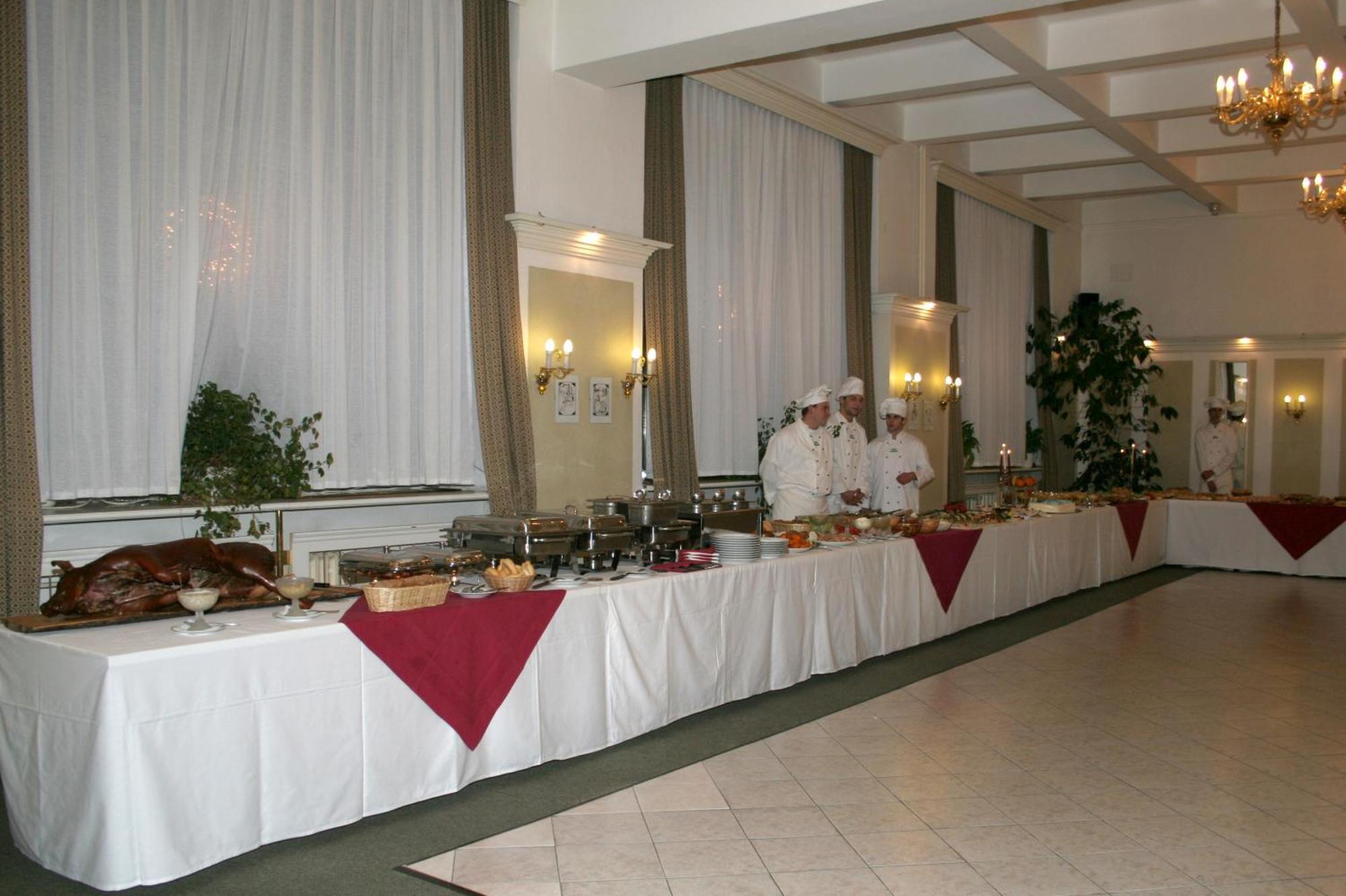 Wellness Hotel Central Klatovy Buitenkant foto