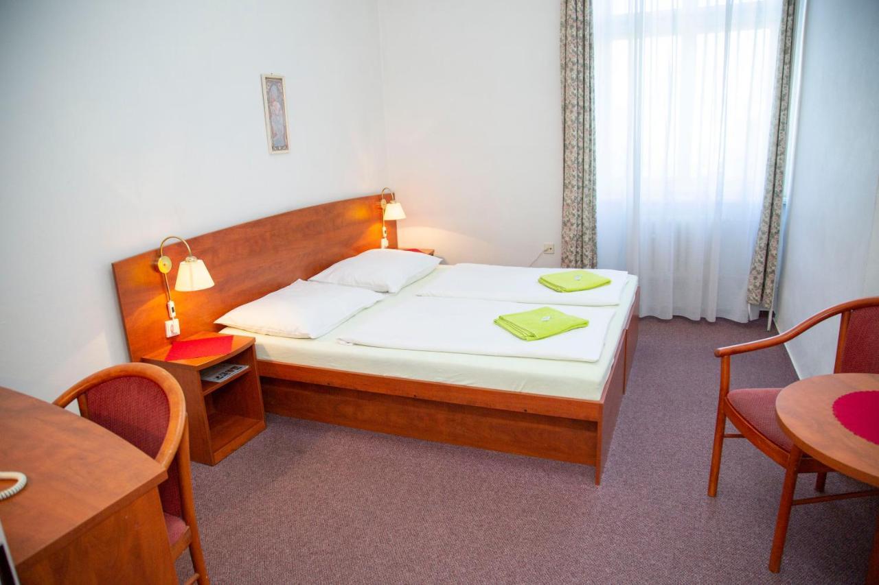 Wellness Hotel Central Klatovy Buitenkant foto